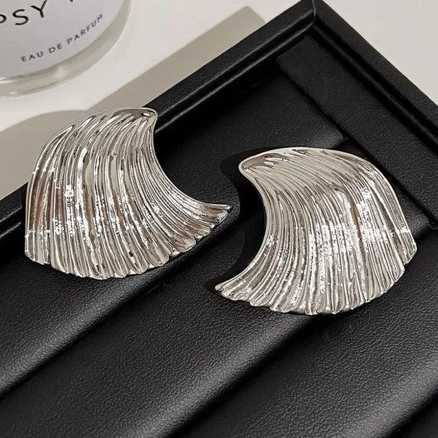 New Fashion Gold Plated Sea Wave Shell Shape Large Earrings for Women Unique Metal Textured Vintage Jewelry Gifts