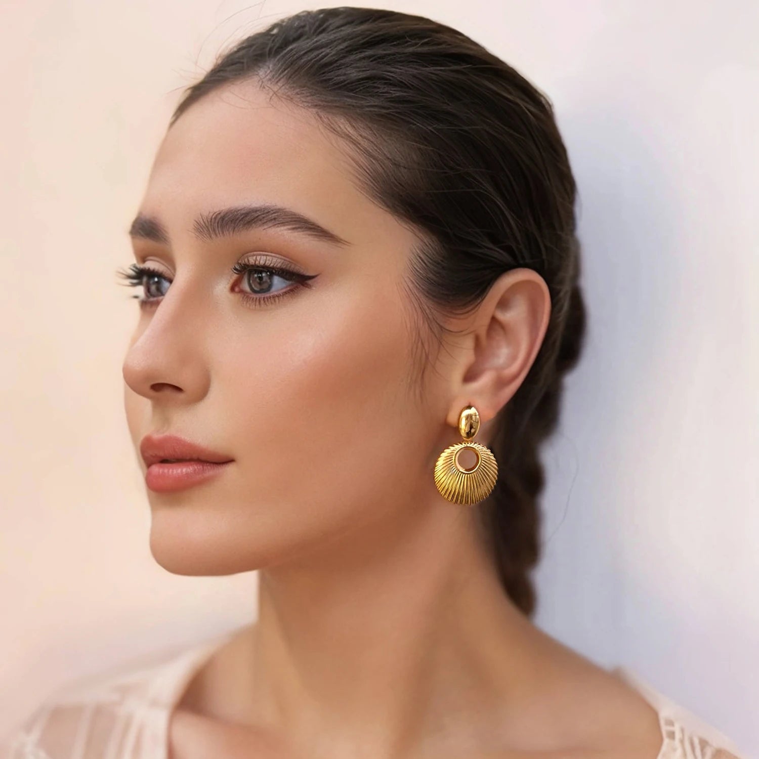 African Queen inspired Shell Texture Charm Pendant Stainless Steel Earrings for Women, Retro High-quality Daily Jewelry Earrings