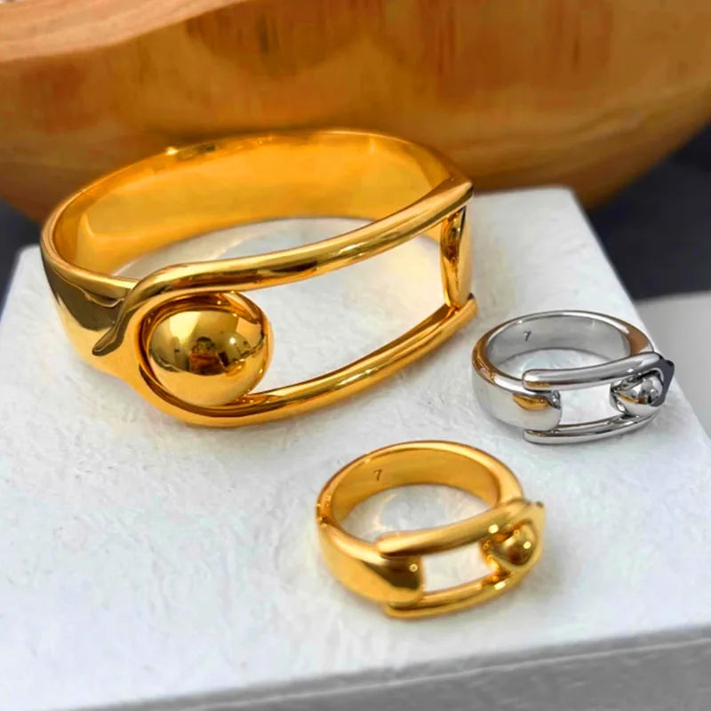 Retro Brass Gold Color Metal Bracelets Geometric Buckle Bangles for Women Jewelry European American Luxury Accessories Gifts
