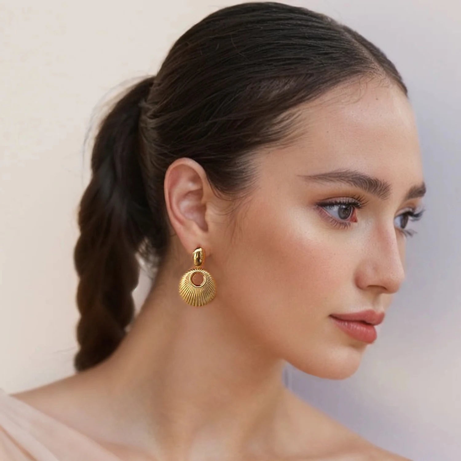 African Queen inspired Shell Texture Charm Pendant Stainless Steel Earrings for Women, Retro High-quality Daily Jewelry Earrings