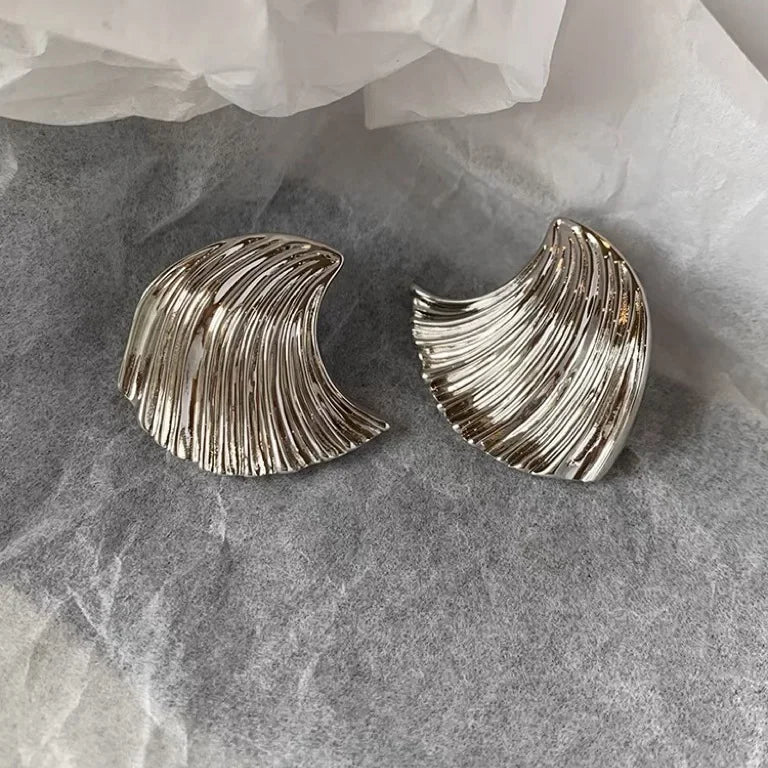 New Fashion Gold Plated Sea Wave Shell Shape Large Earrings for Women Unique Metal Textured Vintage Jewelry Gifts