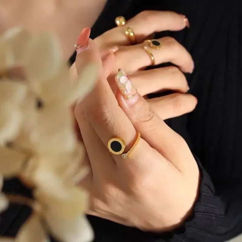 Bagues en émail noir avec chiffre romain et design de personnalité pour femmes, luxueux bijoux de doigt en acier inoxydable avec zircon, résistance.