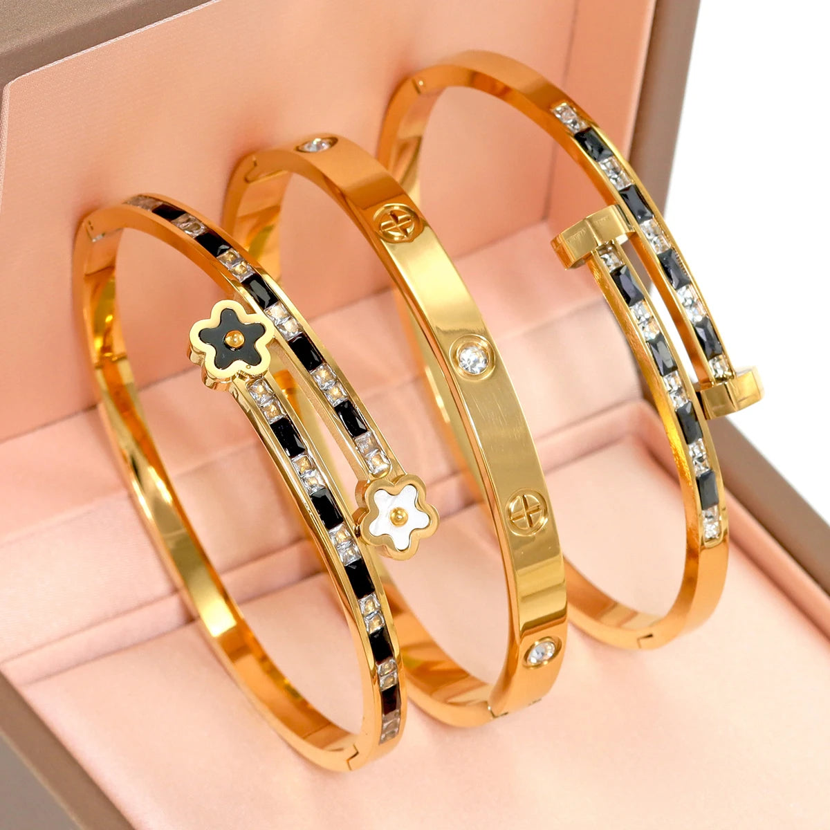 stainless Steel Clover Flower Cross Nail Bracelet for Women Leisure Wedding Jewelry Party Holiday Valentine
