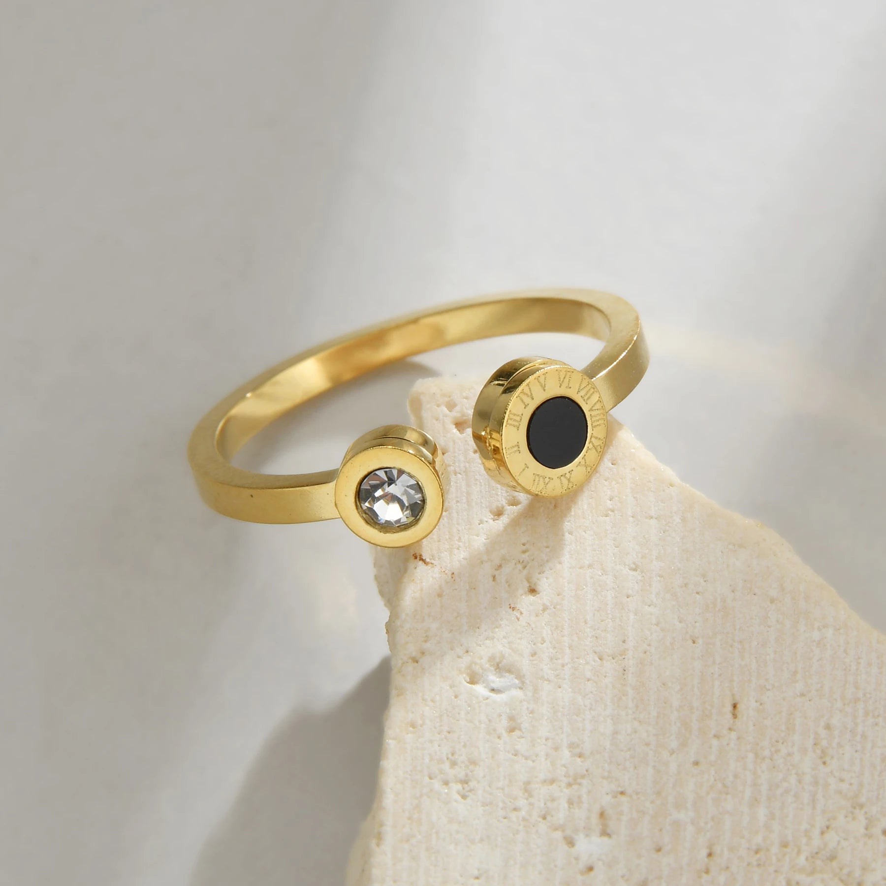 Roman Numeral Open Rings, no fade no tuning for Women Black Shell circle  Adjustable Zircon Ring Fashion Couple Jewelry Gift