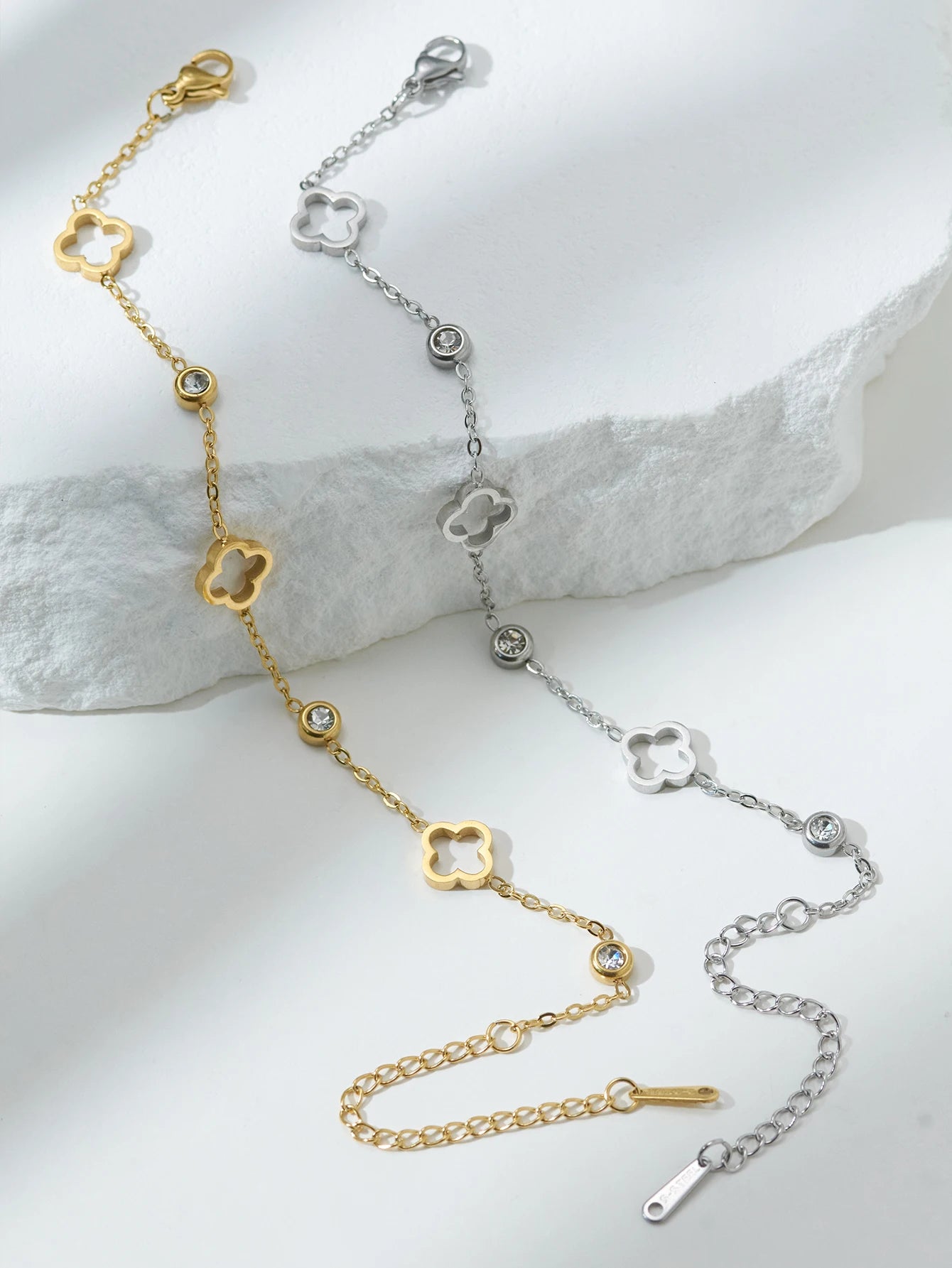 1 Piece Elegant Niche Luxury Triple Flower Bracelet  Daily Wear Gift for Friends Holiday Gift Women