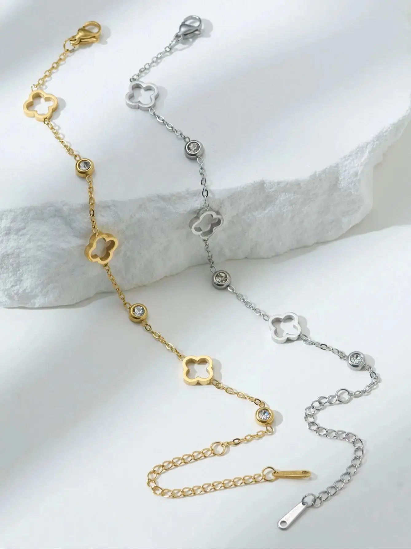 Lucky leaf  Luxury Fashion Flower Decor Bracelet For Women For Daily Decoration Gifts for Friends Mom Gifts Party Favors Jewelry