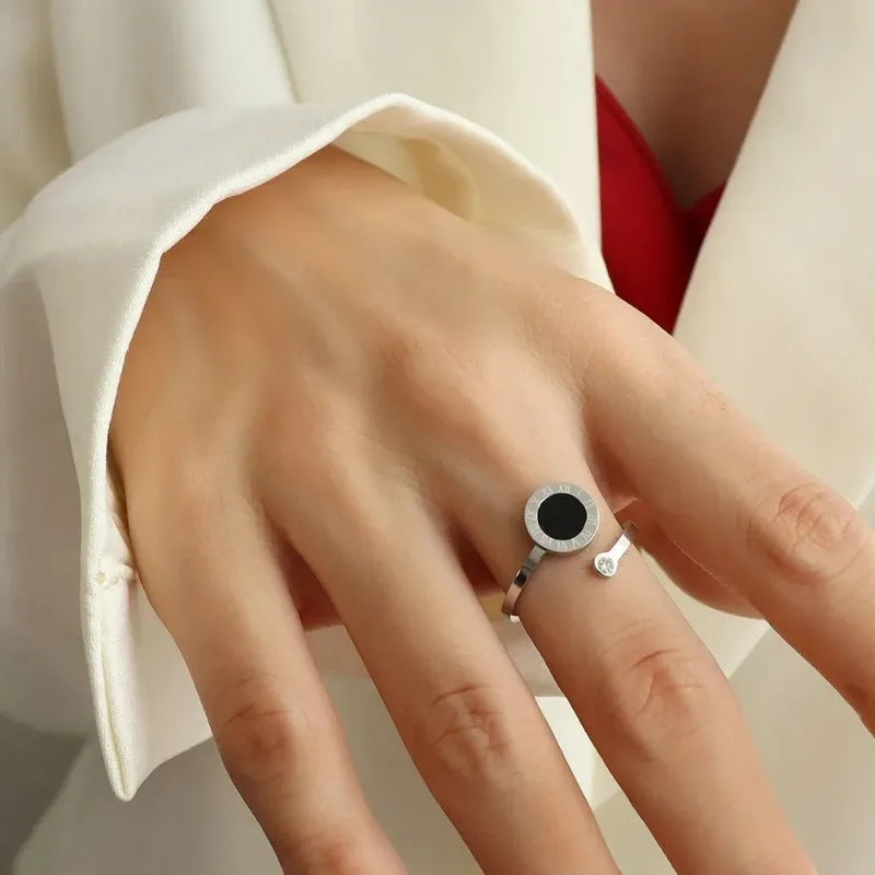 Bagues en émail noir avec chiffre romain et design de personnalité pour femmes, luxueux bijoux de doigt en acier inoxydable avec zircon, résistance.