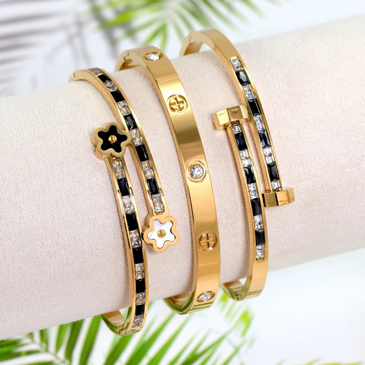 stainless Steel Clover Flower Cross Nail Bracelet for Women Leisure Wedding Jewelry Party Holiday Valentine